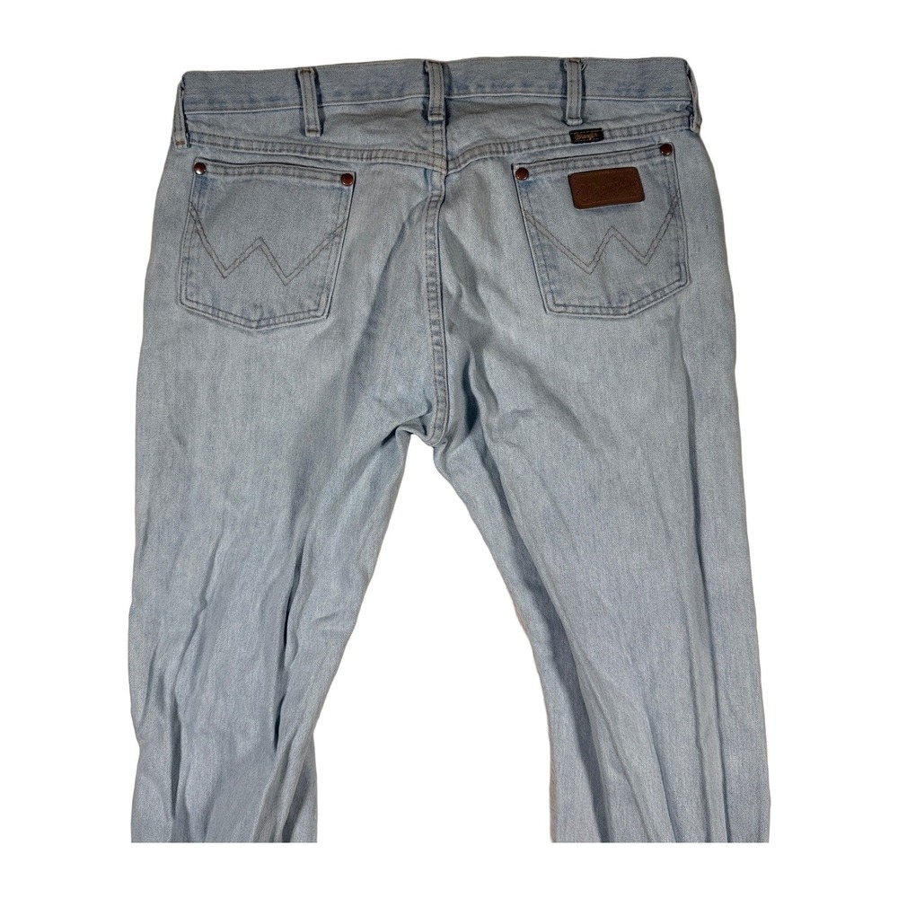 Wrangler Men Jeans Light Wash Straight Leg Denim Pants Size 36x30 Blue - Picture 2 of 13
